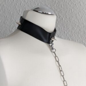 LATEX CHOKER WITH REMOVABLE CHAIN
